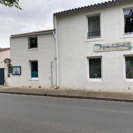 페리그니 La Maison Du Canal De Rompsay - 5 Min De La Rochelle B&B 외부 사진
