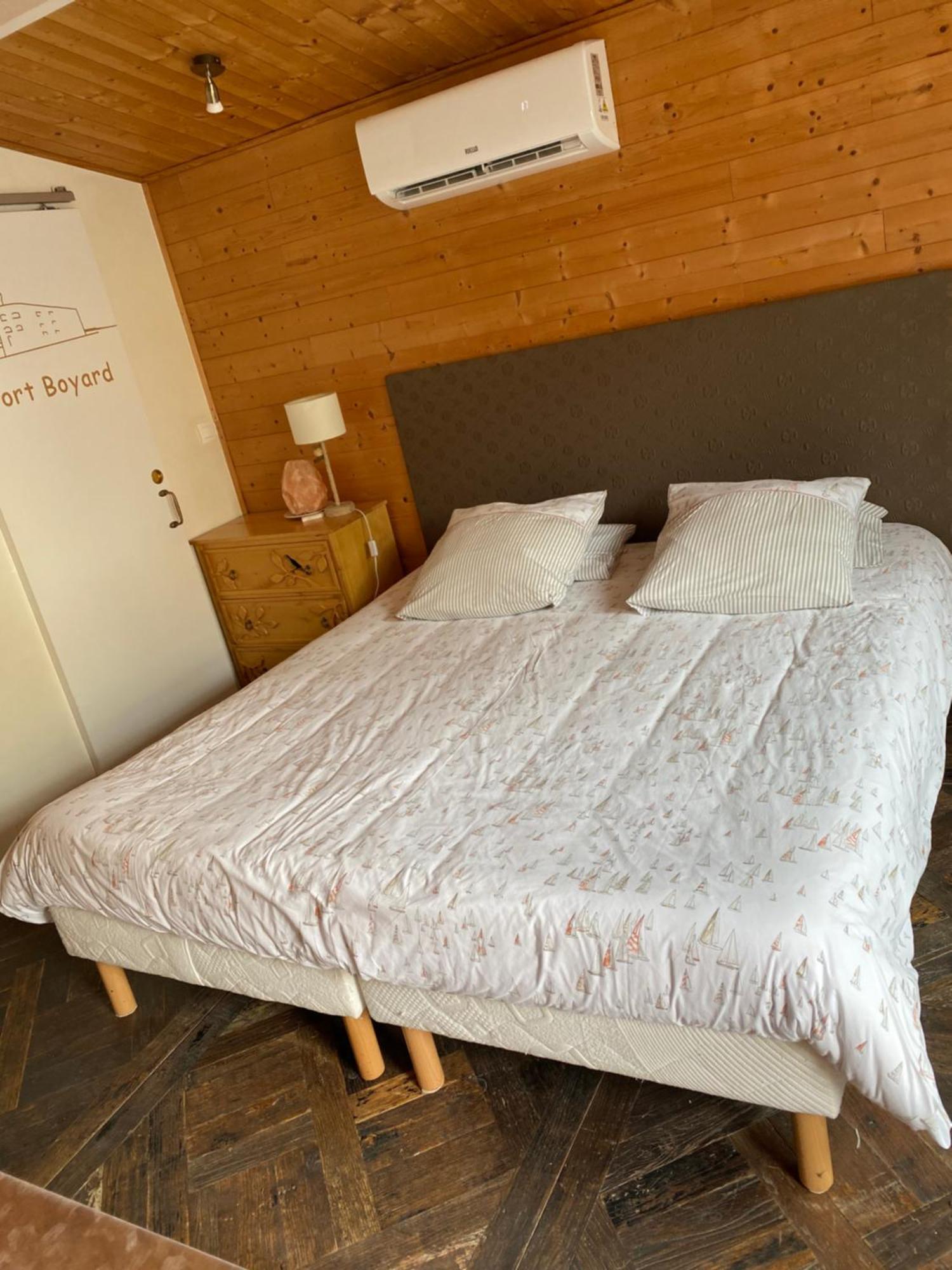 페리그니 La Maison Du Canal De Rompsay - 5 Min De La Rochelle B&B 외부 사진